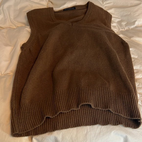 BRANDY MELVILLE MIA BROWN SWEATER VEST - Picture 5 of 6